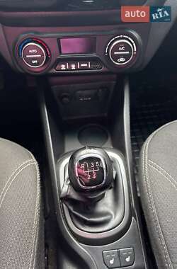 Седан Kia Rio 2013 в 