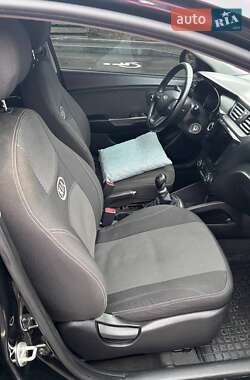 Седан Kia Rio 2013 в 