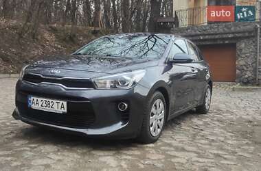 Хэтчбек Kia Rio 2017 в Киеве