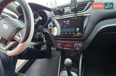 Хэтчбек Kia Rio 2012 в Днепре