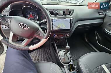 Хэтчбек Kia Rio 2012 в 
