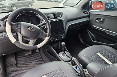 Хэтчбек Kia Rio 2012 в 