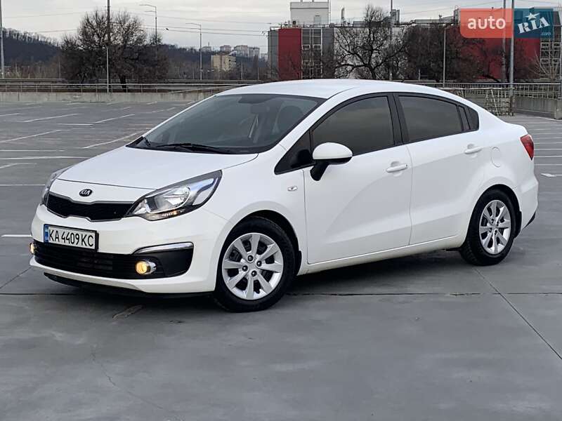 Седан Kia Rio 2016 в Киеве