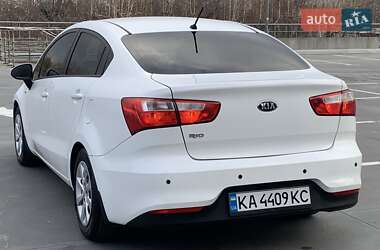 Седан Kia Rio 2016 в Киеве