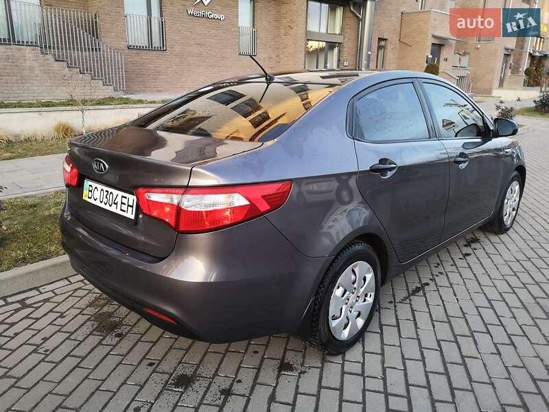 Седан Kia Rio 2012 в Львові
