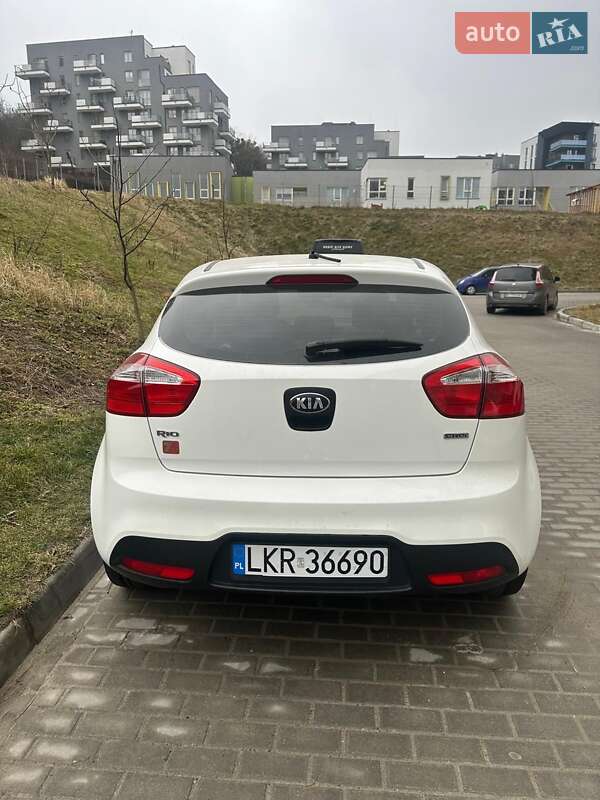 Хэтчбек Kia Rio 2013 в Львове
