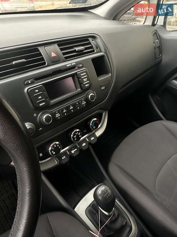 Хэтчбек Kia Rio 2013 в Львове