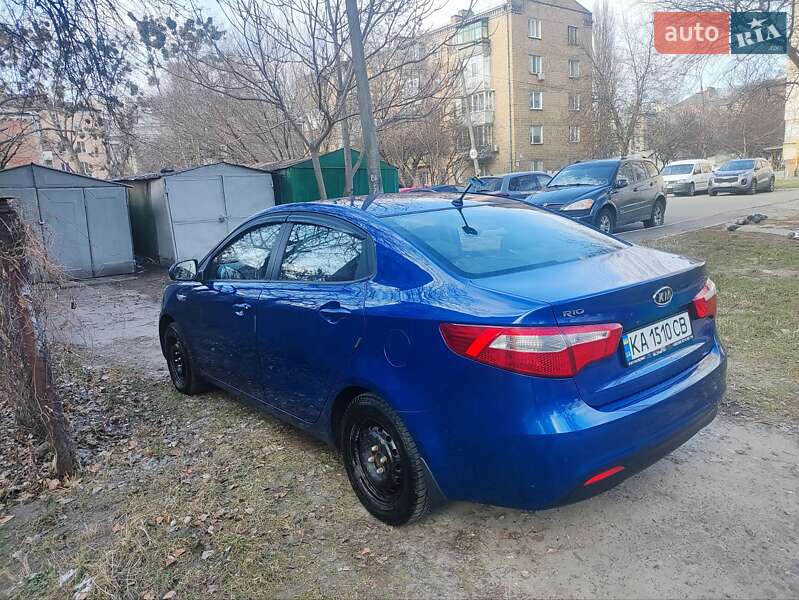 Седан Kia Rio 2011 в Києві