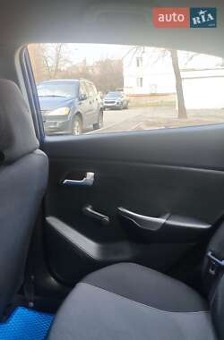 Седан Kia Rio 2011 в Києві фото 11 Седан Kia Rio 2011 в Києві