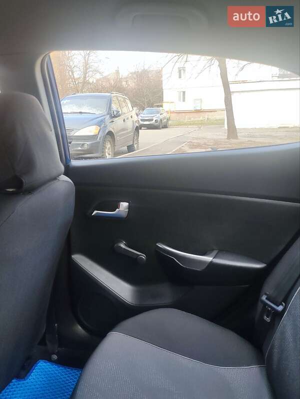 Седан Kia Rio 2011 в Києві фото 11 Седан Kia Rio 2011 в Києві