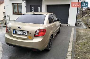 Седан Kia Rio 2010 в Львові