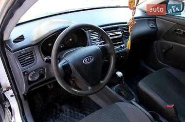 Седан Kia Rio 2008 в Кременце