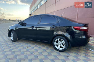 Седан Kia Rio 2012 в Гайсине