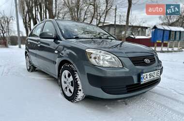 Хэтчбек Kia Rio 2008 в Киеве