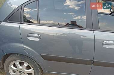 Хэтчбек Kia Rio 2006 в 