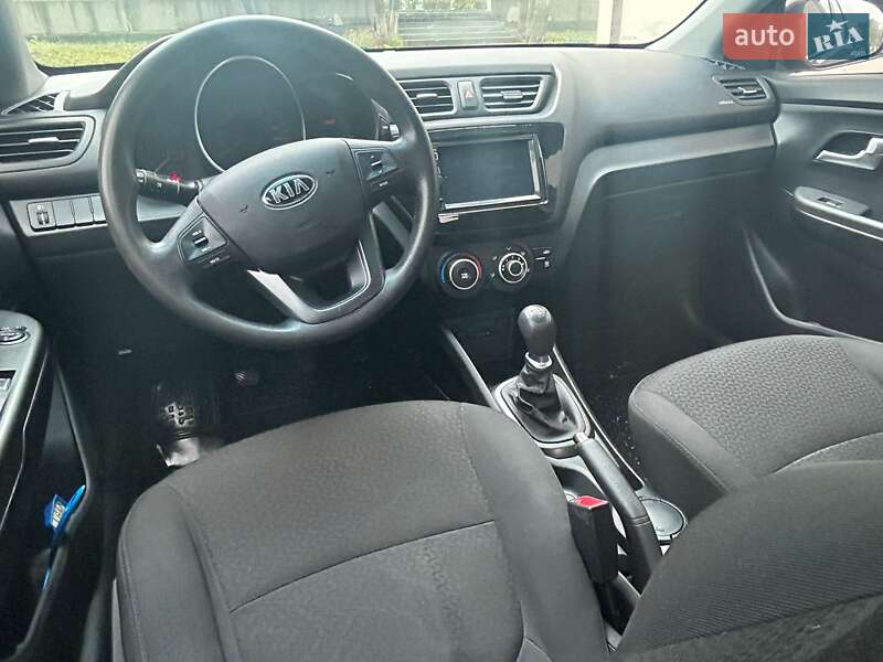 Седан Kia Rio 2013 в Львові