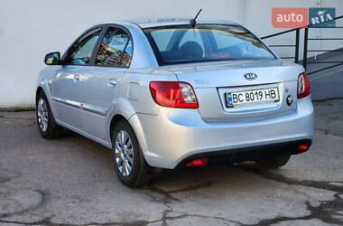 Седан Kia Rio 2010 в Черкасах