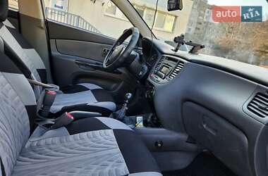 Седан Kia Rio 2010 в Черкасах