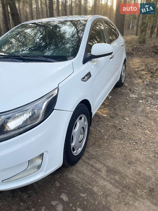 Седан Kia Rio 2011 в Киеве