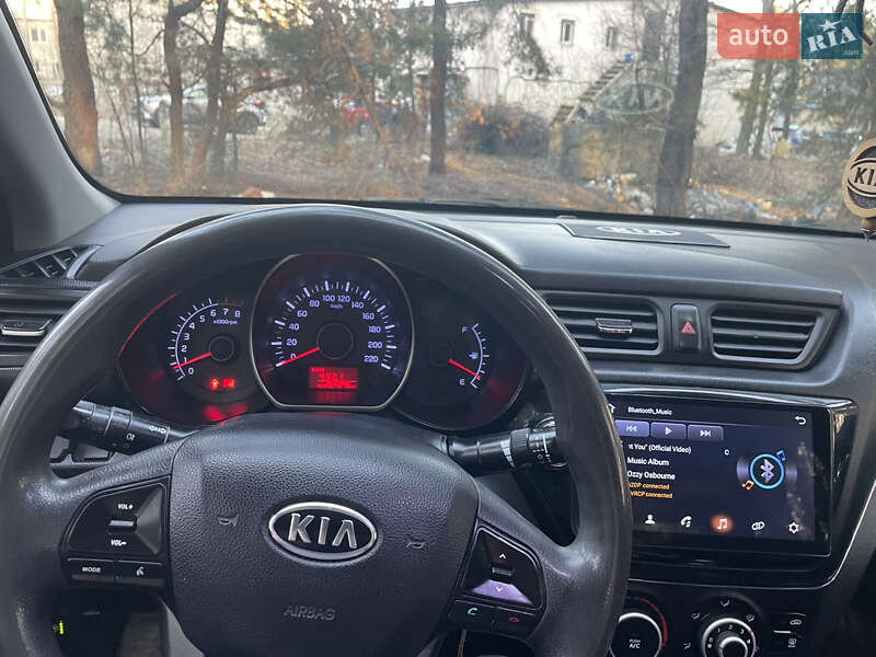 Седан Kia Rio 2011 в Киеве
