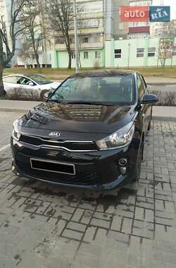 Хэтчбек Kia Rio 2017 в Хмельницком