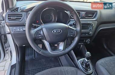 Седан Kia Rio 2013 в Ужгороде