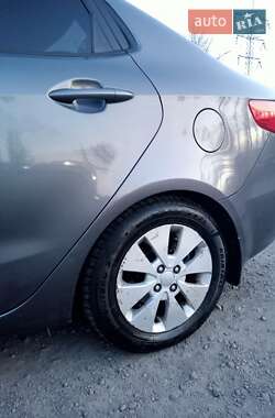 Седан Kia Rio 2012 в Києві