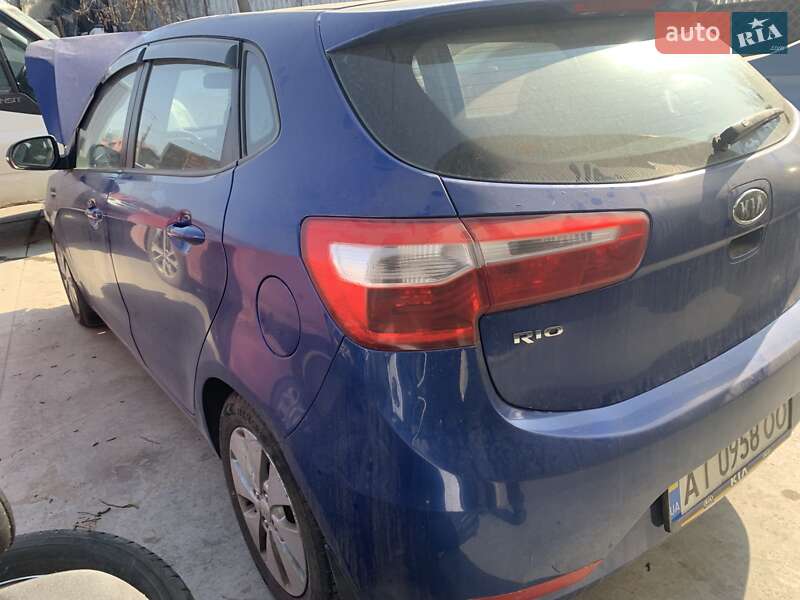 Хэтчбек Kia Rio 2012 в Киеве