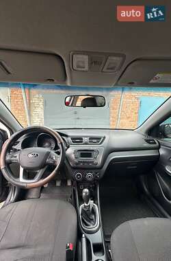 Седан Kia Rio 2013 в Полтаві