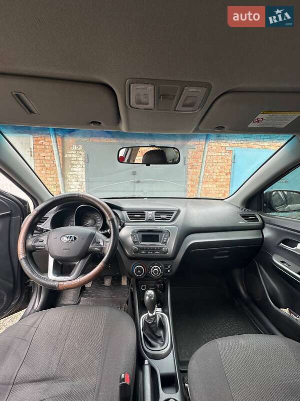 Седан Kia Rio 2013 в Полтаві