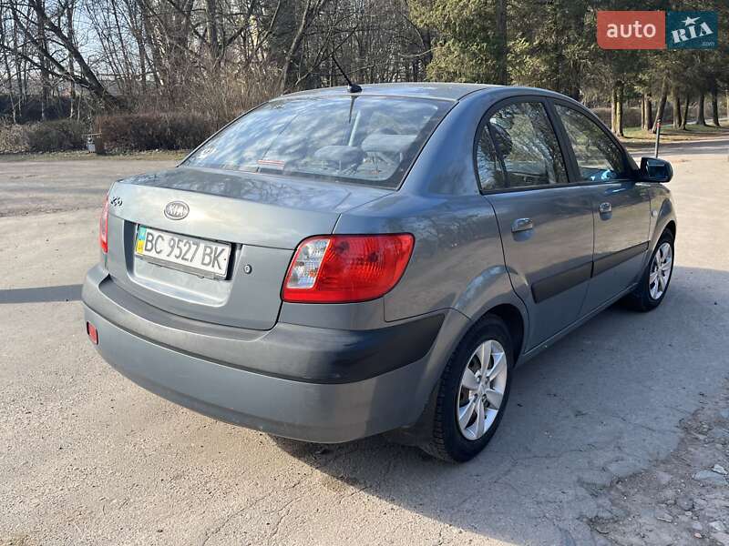Седан Kia Rio 2008 в Львові