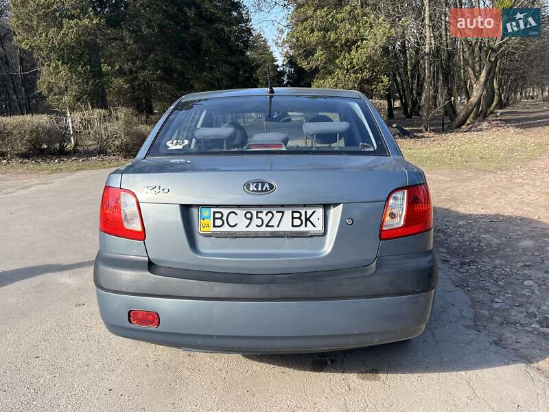 Седан Kia Rio 2008 в Львові