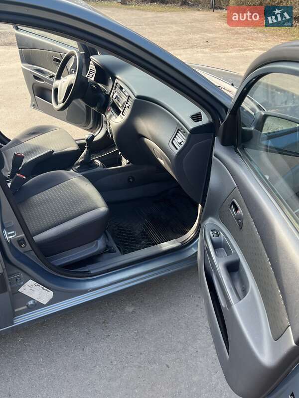Седан Kia Rio 2008 в Львові