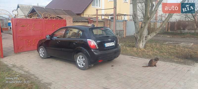 Хэтчбек Kia Rio 2009 в Краснограде фото 2 Хэтчбек Kia Rio 2009 в Краснограде