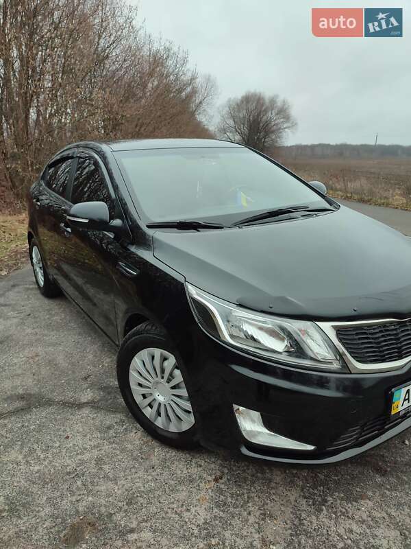 Седан Kia Rio 2013 в Киеве