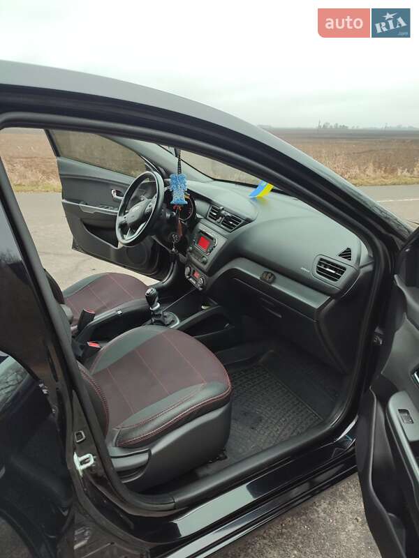 Седан Kia Rio 2013 в Киеве