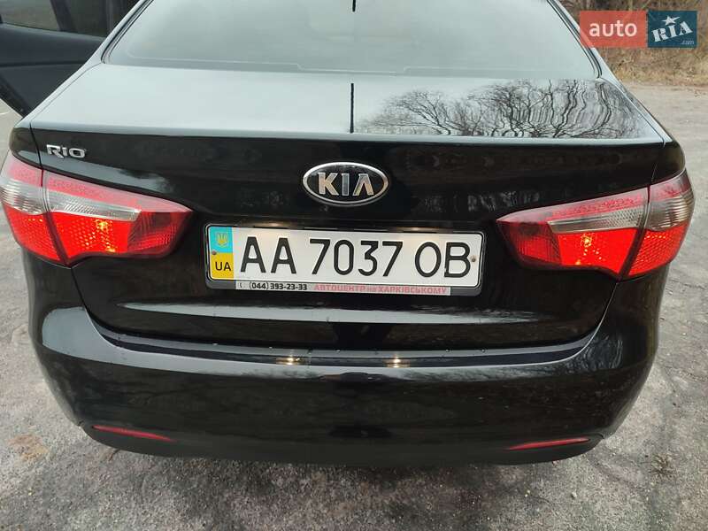 Седан Kia Rio 2013 в Киеве
