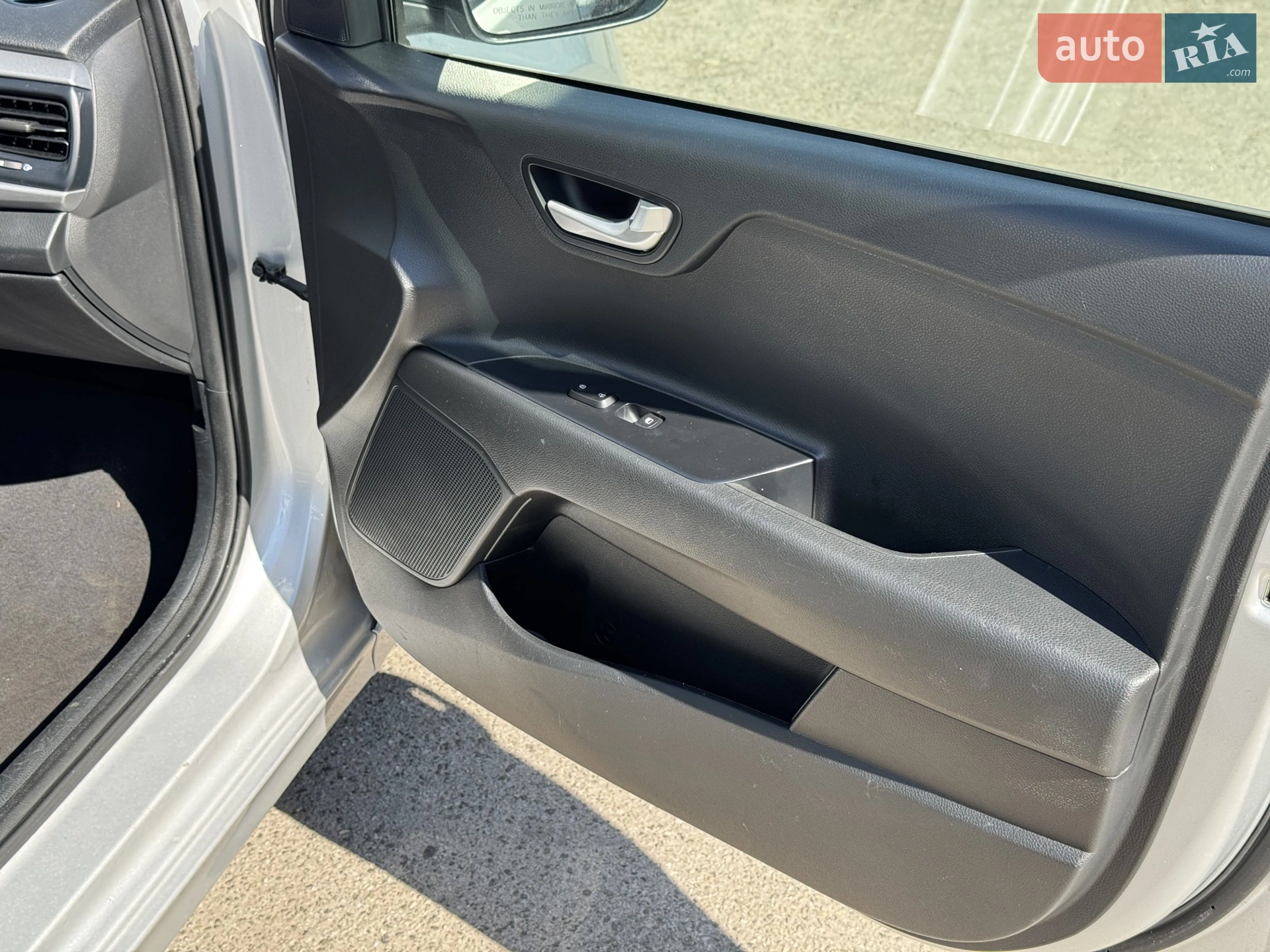 2019 Kia Rio - мініатюра 36