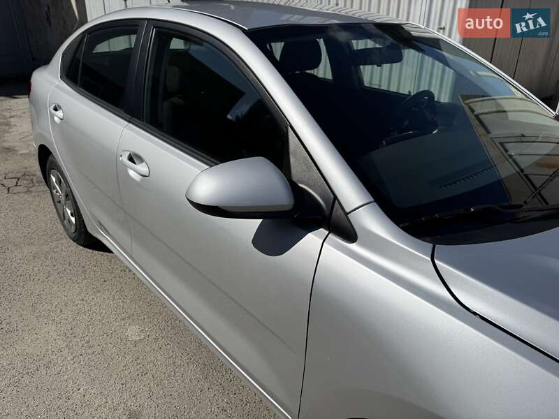 Седан Kia Rio 2019 в Киеве фото 21 Седан Kia Rio 2019 в Киеве