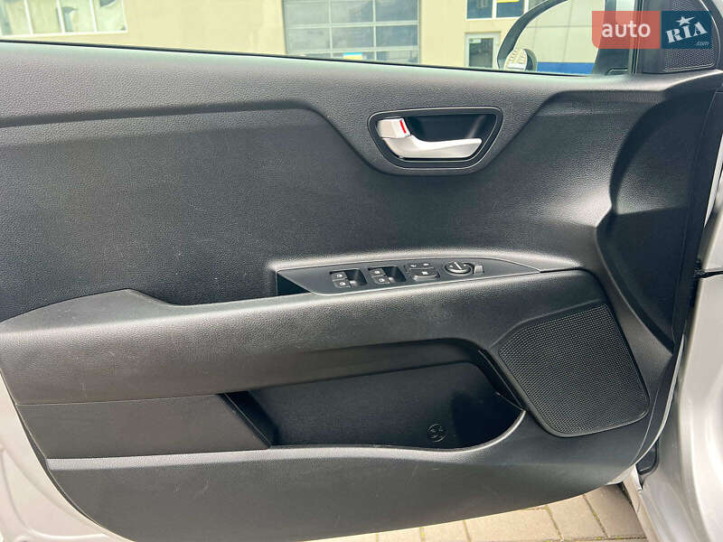 Седан Kia Rio 2018 в Одесі