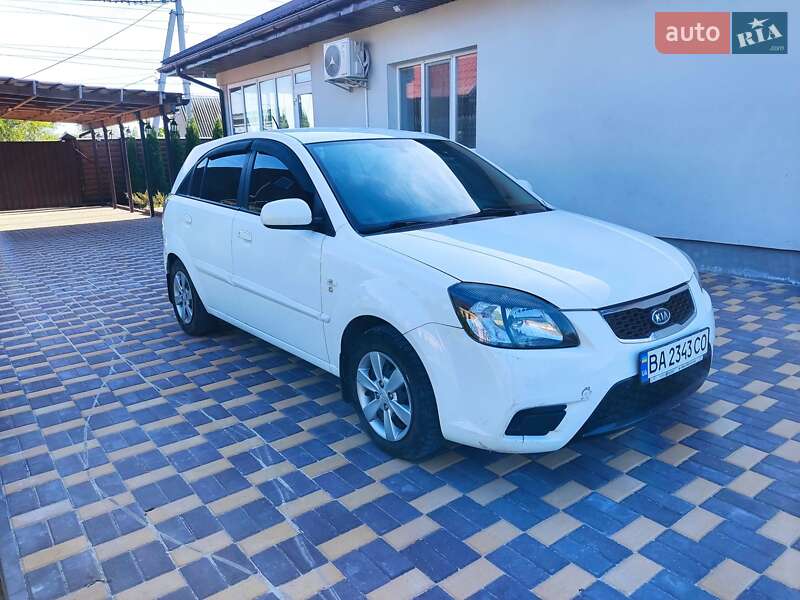 Хэтчбек Kia Rio 2010 в Кропивницком