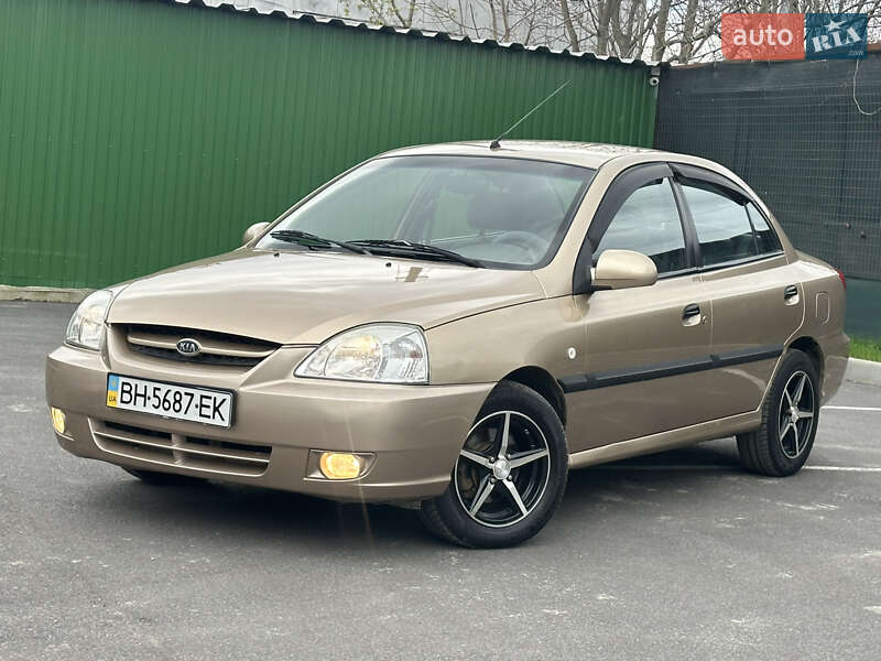 Седан Kia Rio 2004 в Одессе
