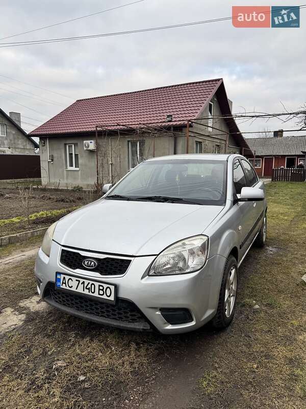 Седан Kia Rio 2011 в 