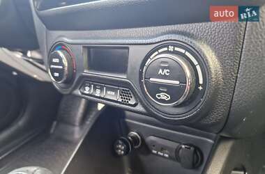 Седан Kia Rio 2013 в 
