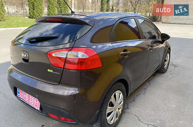 Хэтчбек Kia Rio 2012 в 