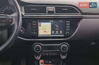 Хэтчбек Kia Rio 2018 в 