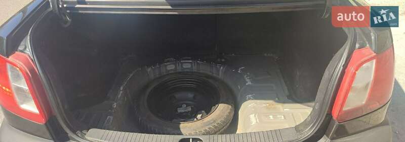 Седан Kia Rio 2008 в Обухове