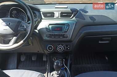 Седан Kia Rio 2013 в 