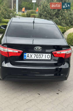 Седан Kia Rio 2013 в 