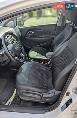 Седан Kia Rio 2016 в 